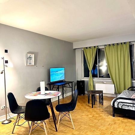 Апартаменти Affordable Cuttie 4 Persons 2 Beds In Downtown Монреаль Екстер'єр фото